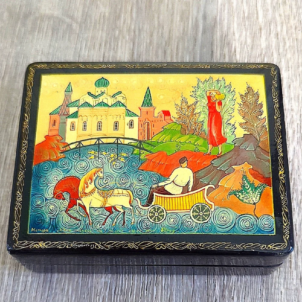 Vintage Russian Lacquer Trinket Box Folk Art